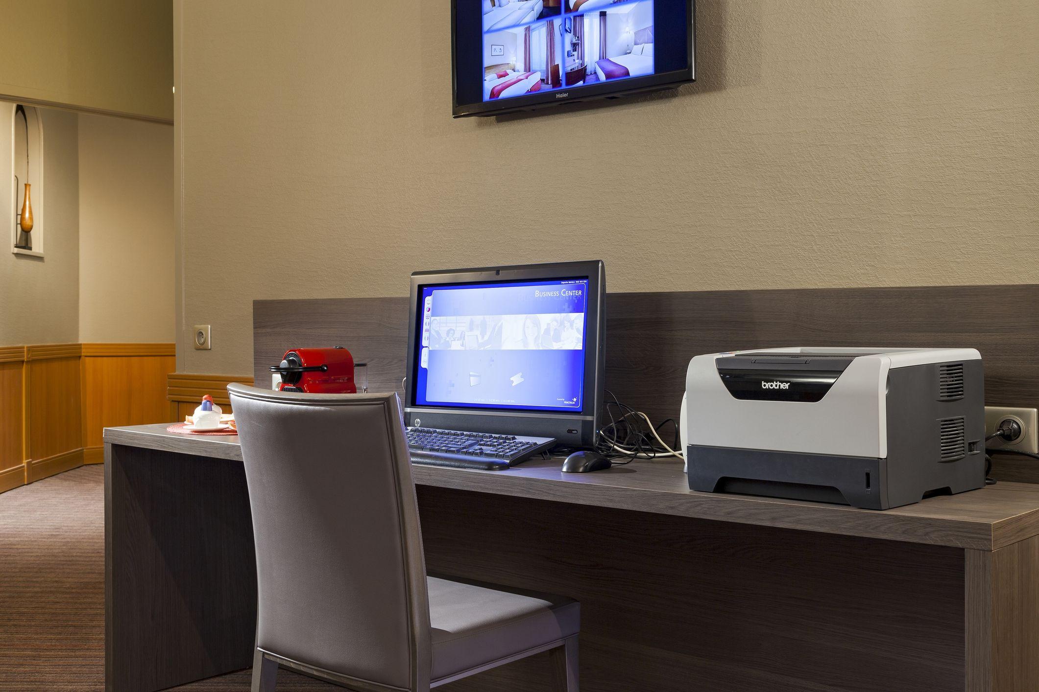 Timhotel Opera Blanche Fontaine 4*