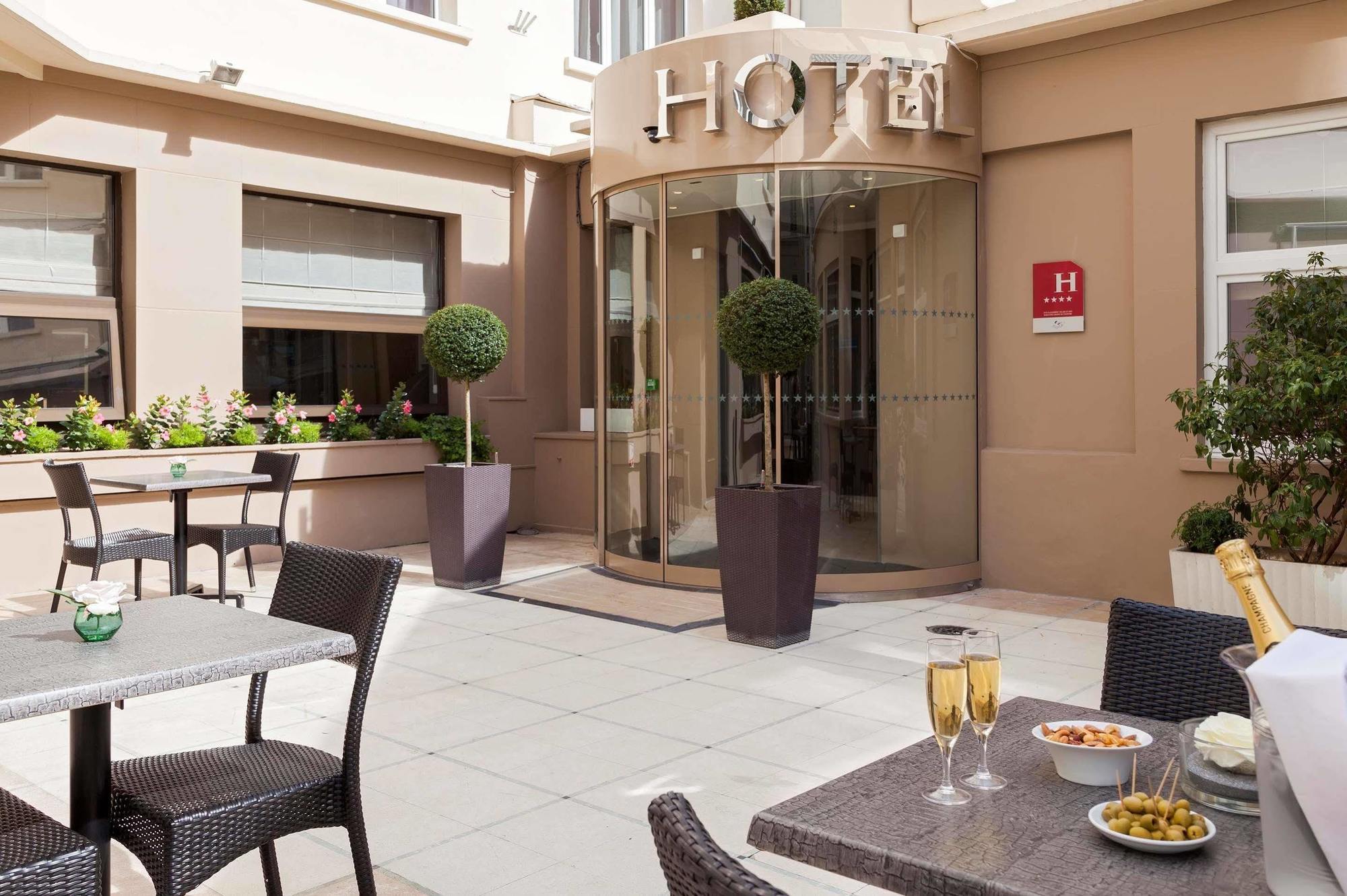 Timhotel Opera Blanche Fontaine Hotel 4*
